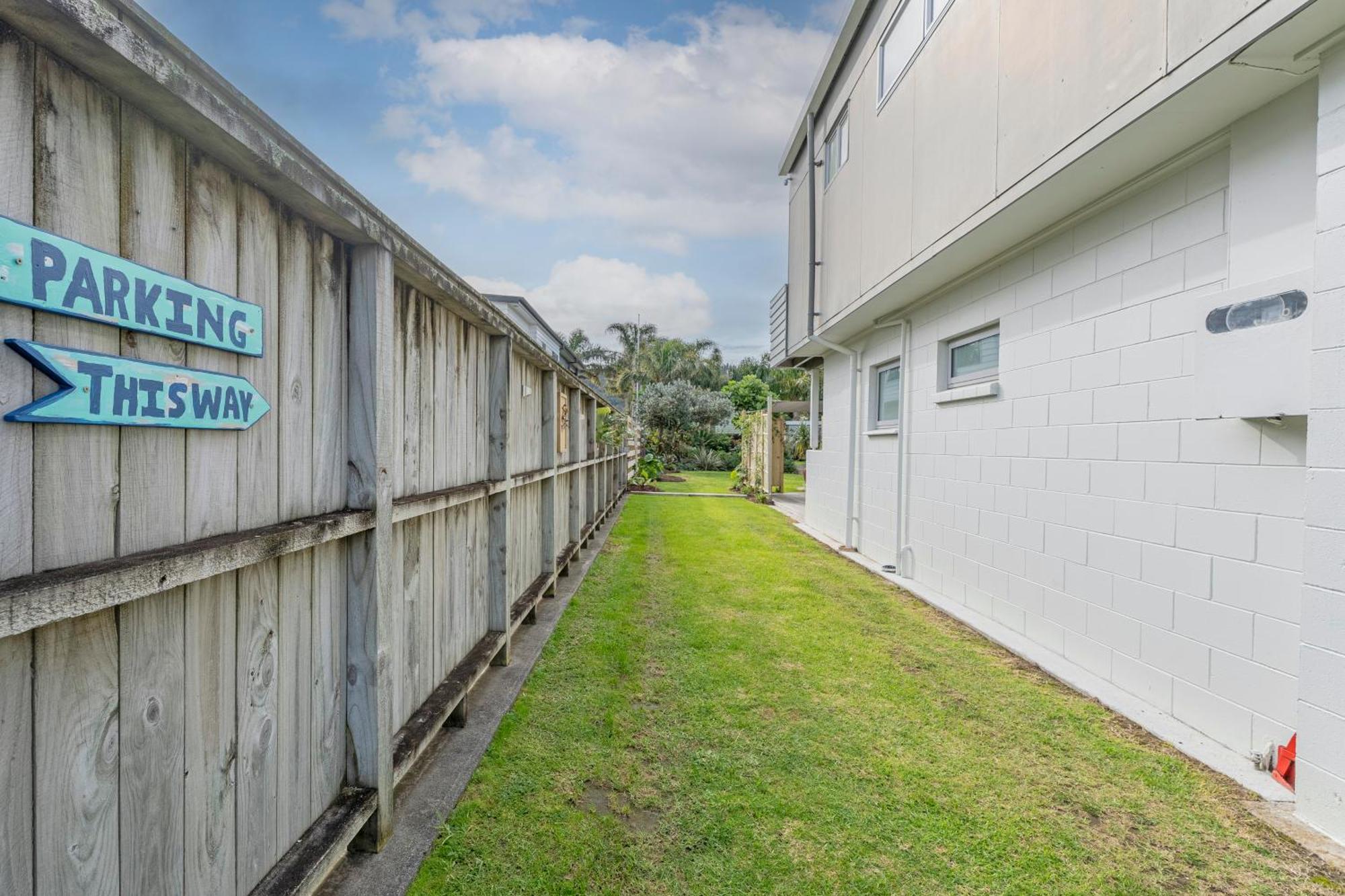 Coast Awhile - Whangamata Holiday Home Eksteriør billede