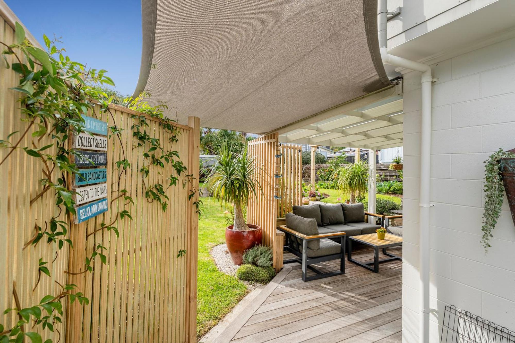 Coast Awhile - Whangamata Holiday Home Eksteriør billede
