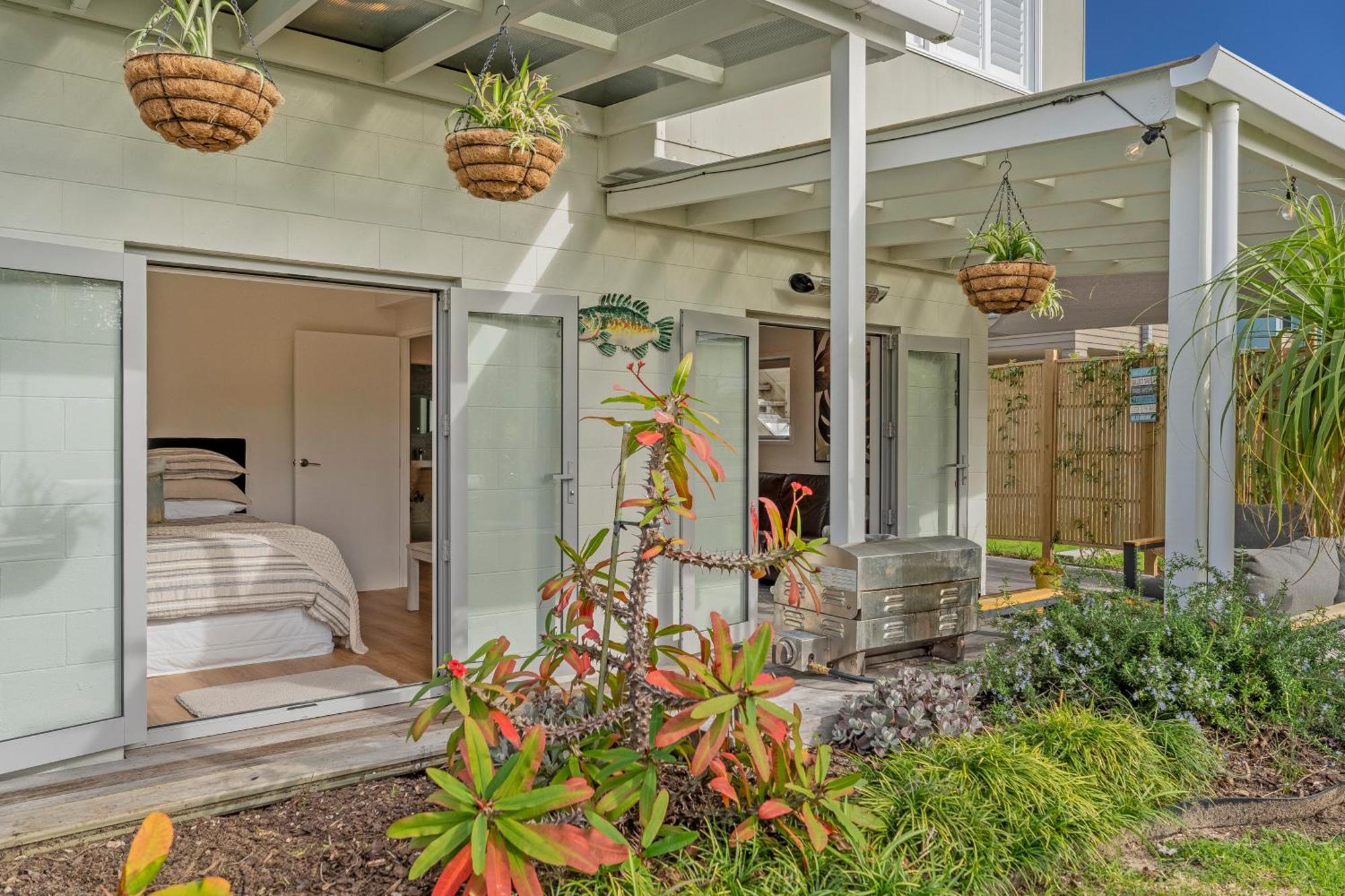 Coast Awhile - Whangamata Holiday Home Eksteriør billede